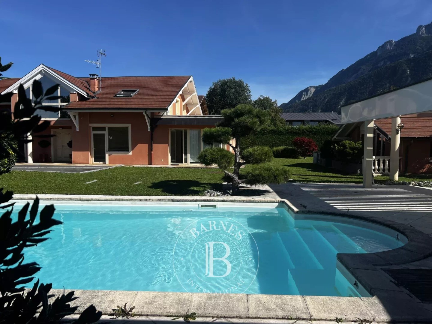 Maison de luxe à vendre dans le quartier Centre Ouest