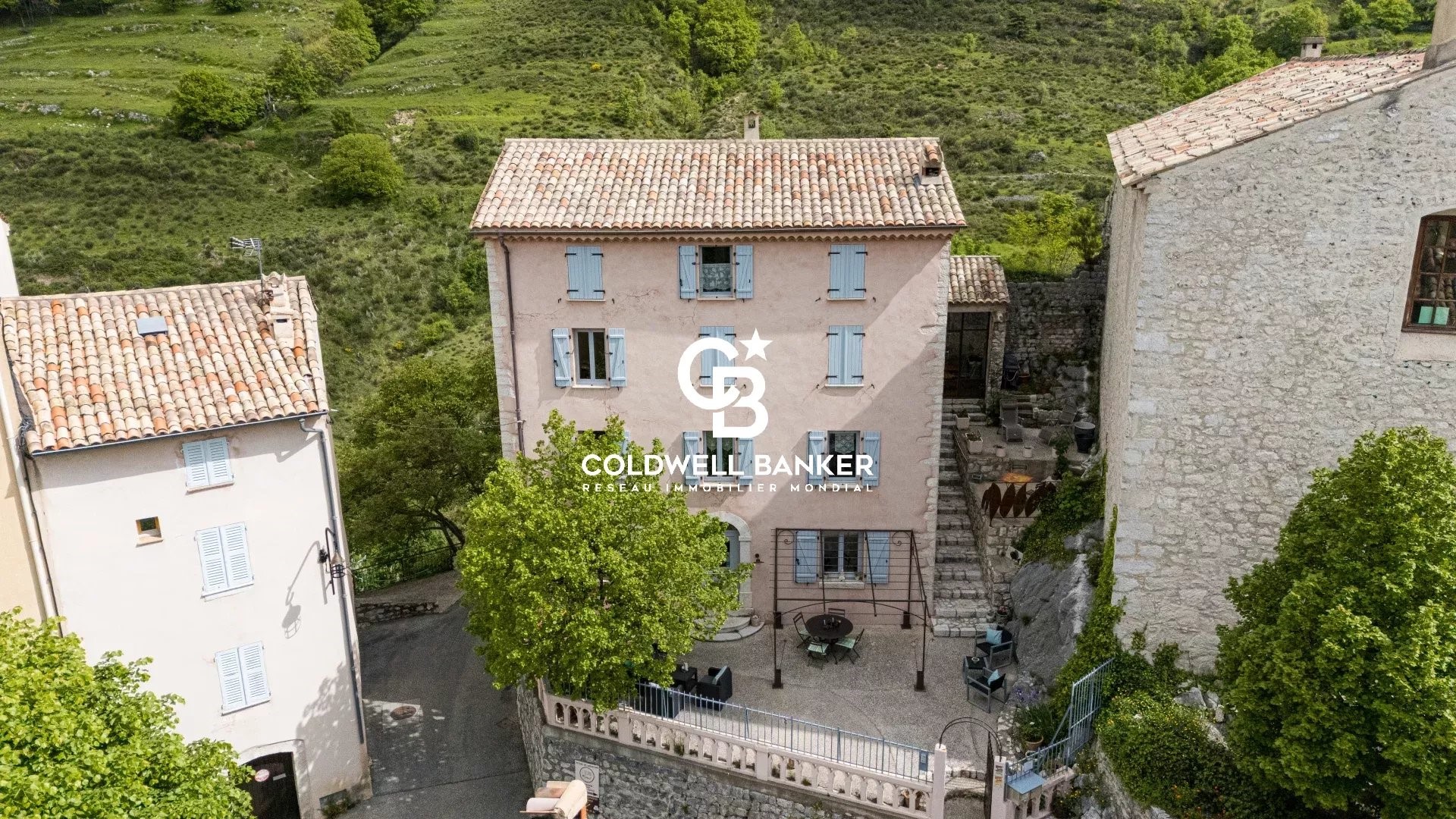 Maison de luxe à vendre à Coursegoules