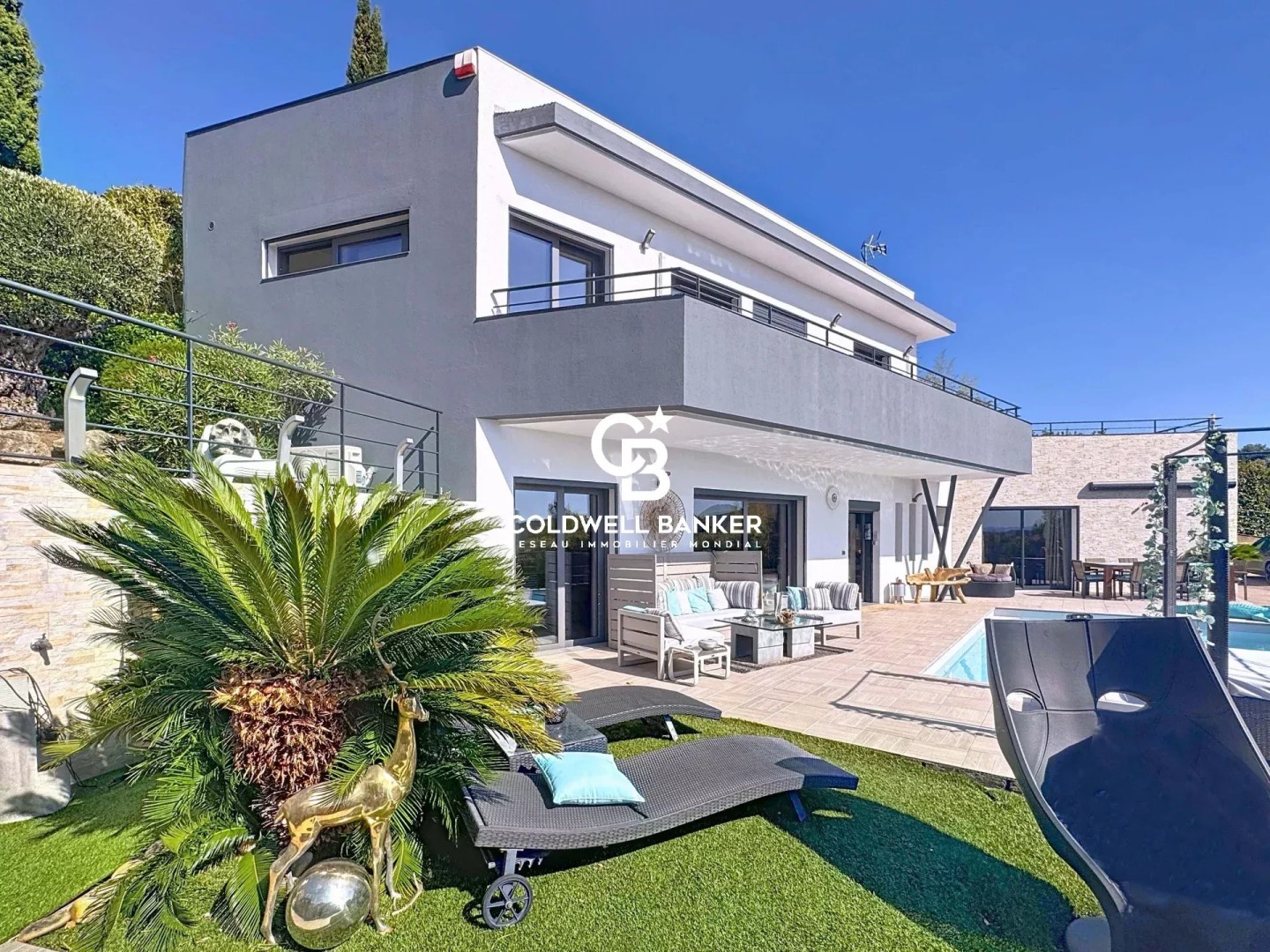Luxury house for sale in Agay