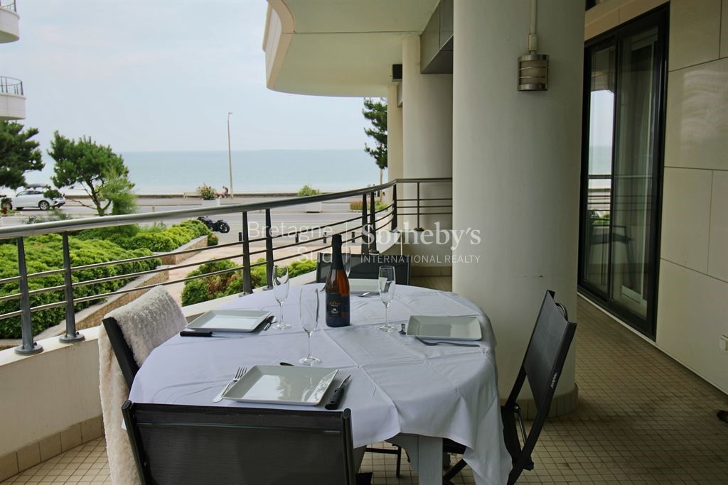 Luxury apartment for sale in the district Centre-Benoît