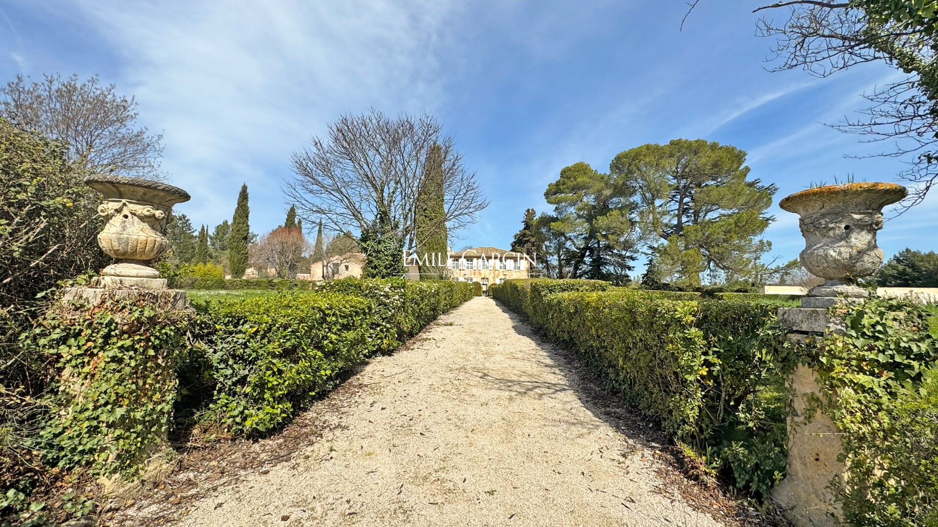 Maison de luxe à vendre dans le quartier Plateau de Puyricard-La Trévaresse
