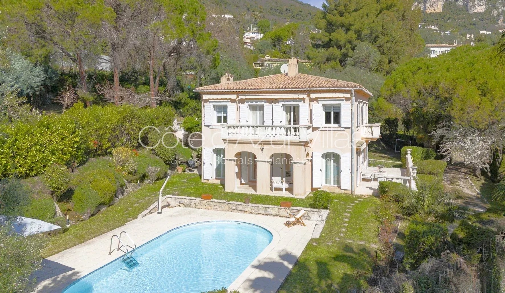 Villa de luxe à vendre dans le quartier Sainte Colombe