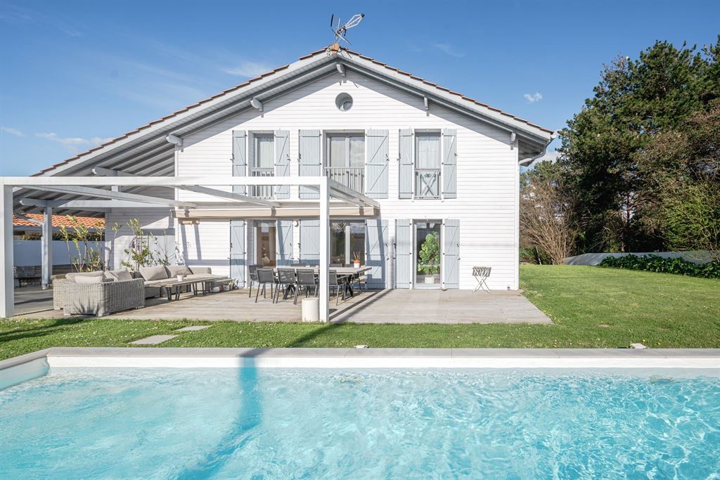 Luxury house for sale in Urrugne
