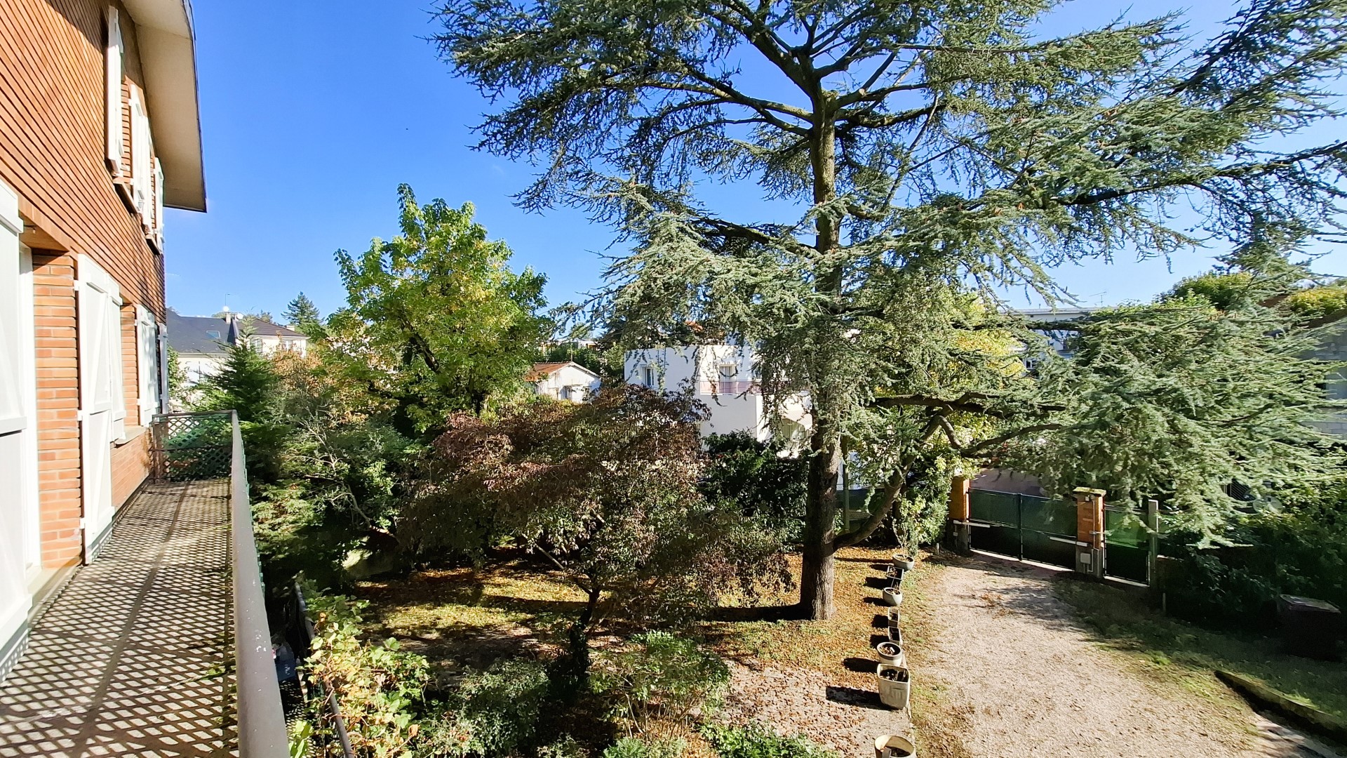 propriété à vendre dans le quartier Pasteur