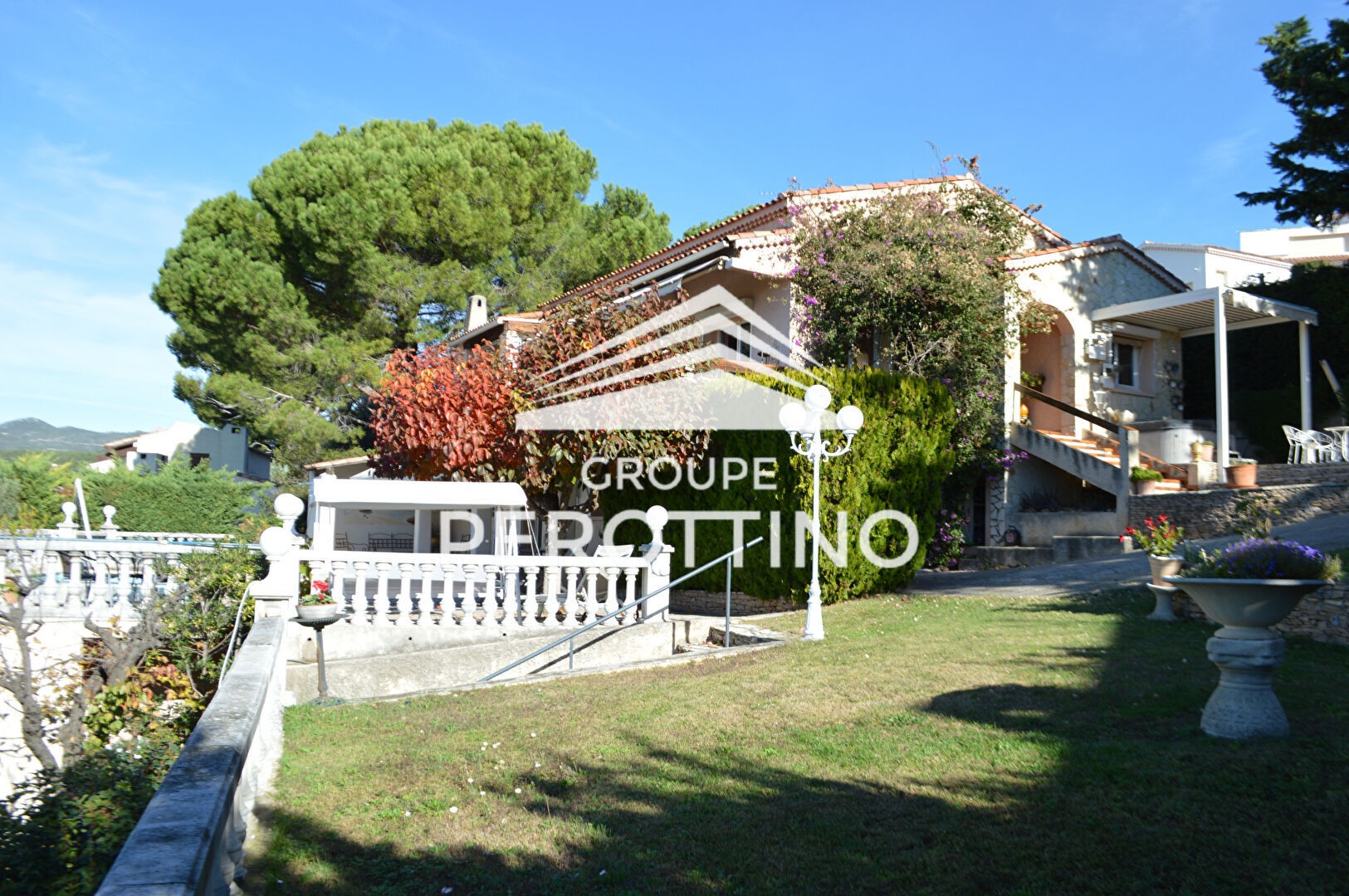 Villa de luxe à vendre dans le quartier Logis Neuf Ouest