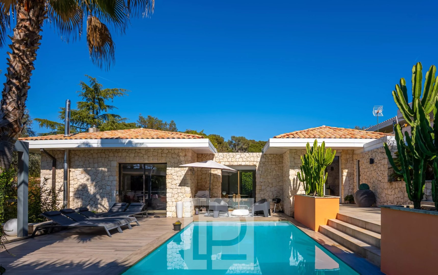 luxe huis te koop in Les Impiniers-Font de Cine-Vaucontrade
