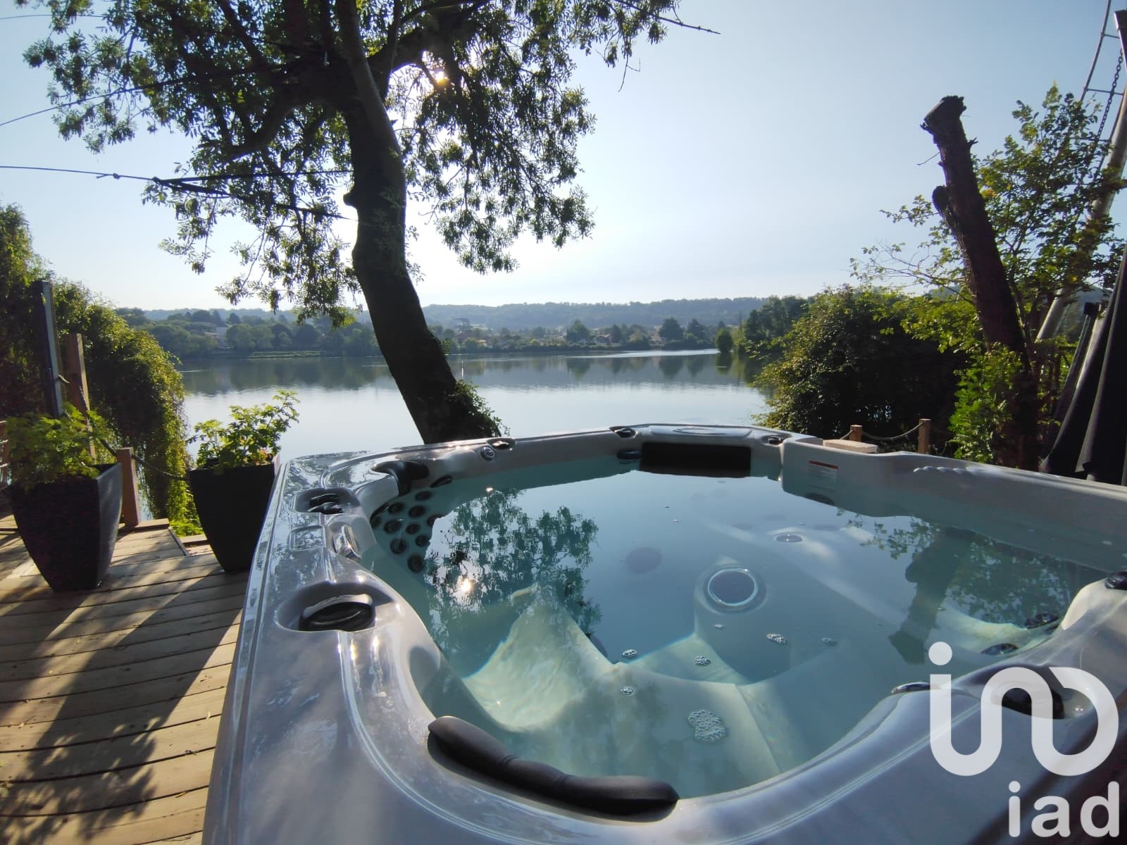 Estate for sale in Albigny-sur-Saône