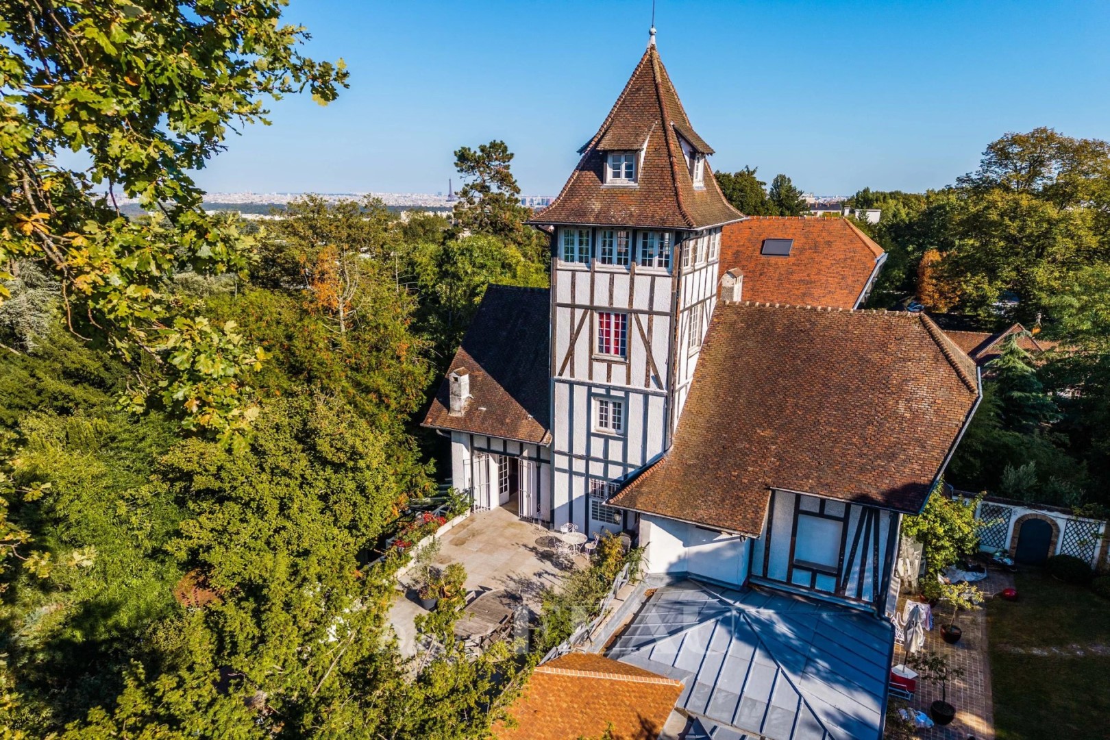 Luxury apartment for sale in the district Buzenval