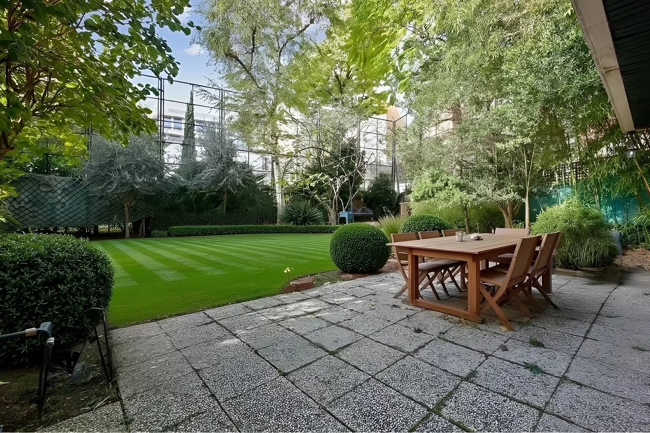 Luxury apartment for sale in the district La Plaine des Sablons