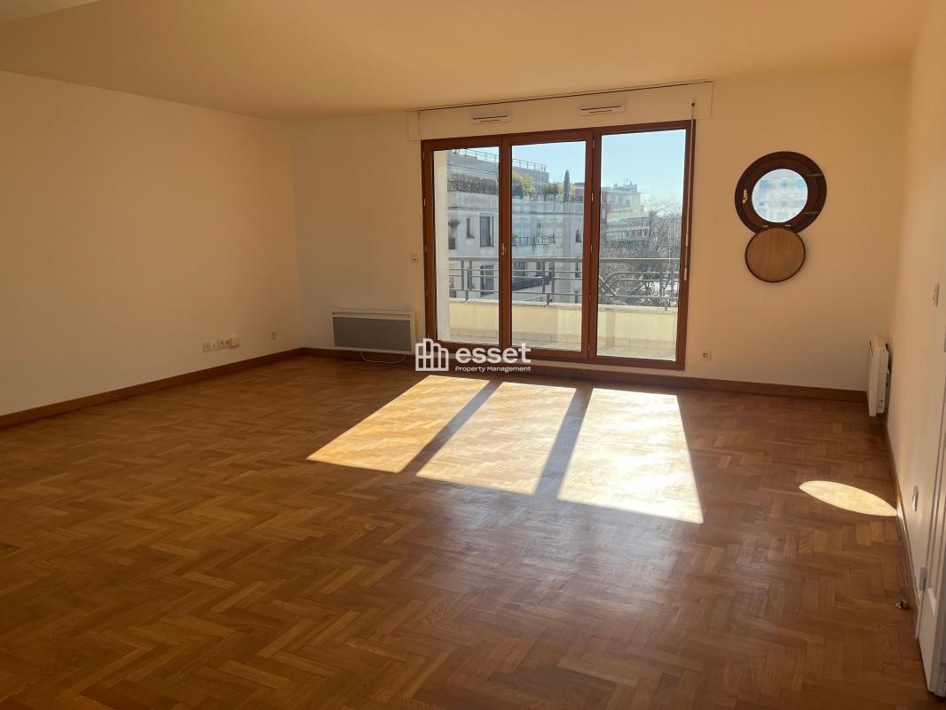 triplex à louer dans le quartier Bécon