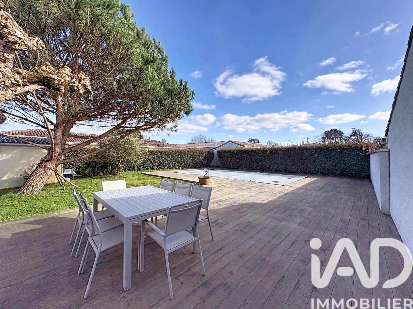 Traditional property for sale in the district Meyran