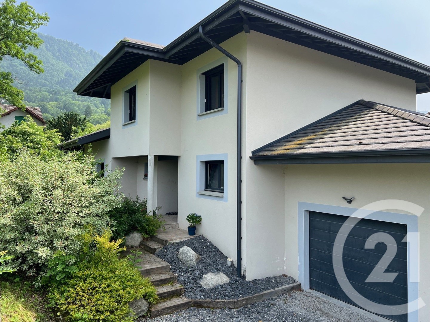 Luxury house for sale in Cervens