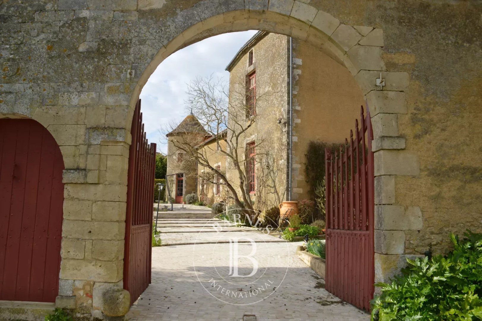 Manor house for sale in the district Centre Ville