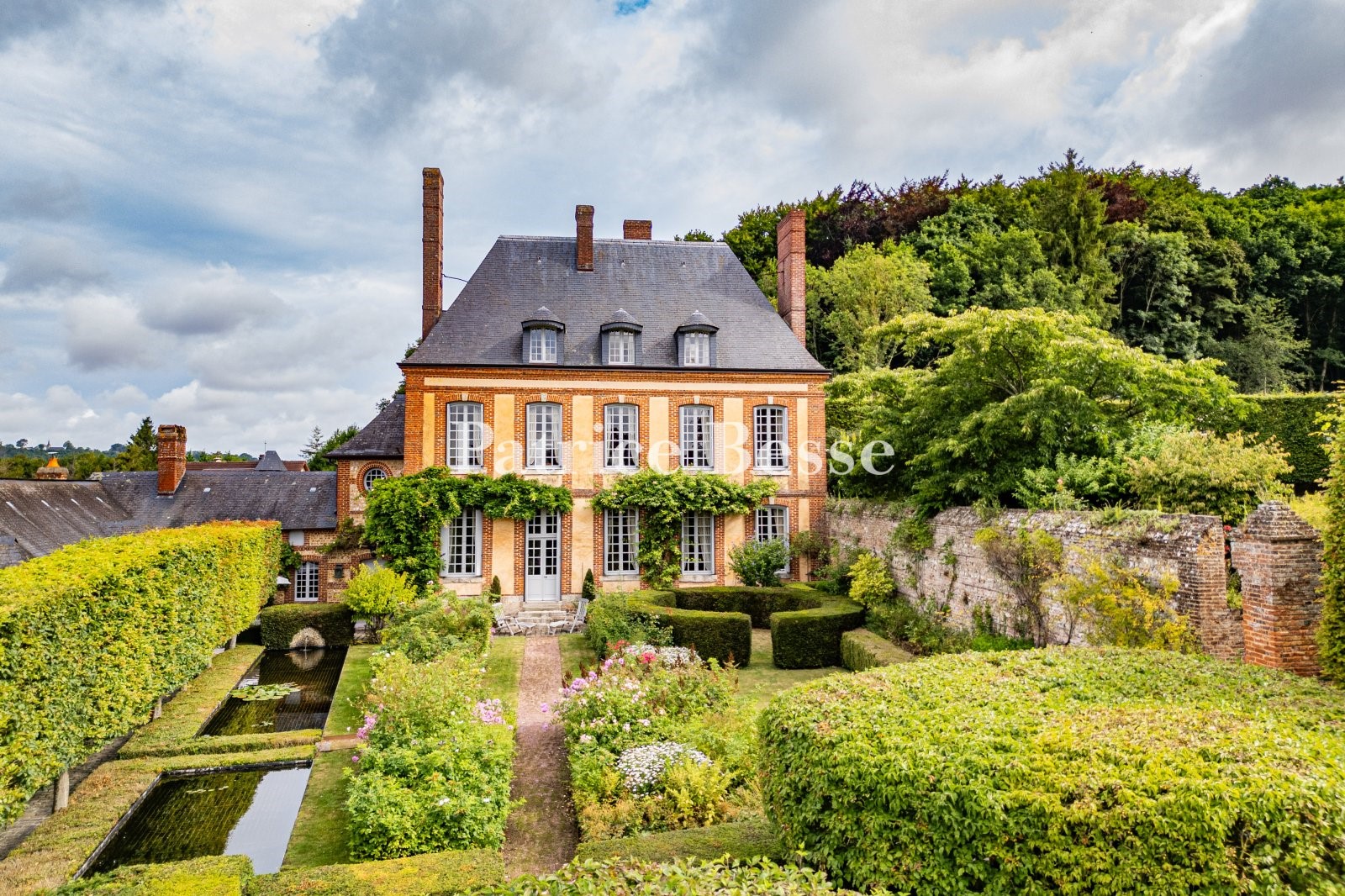 Manor house for sale in Cany-Barville
