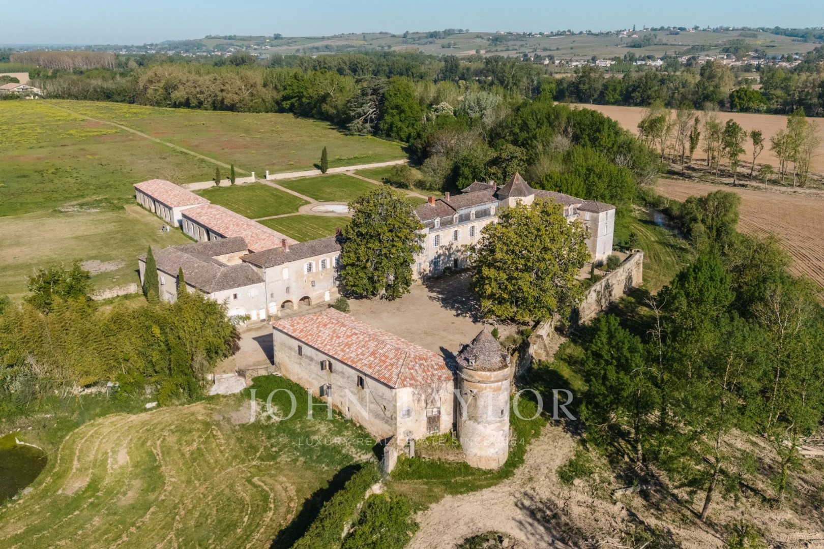 Château à vendre à Langon