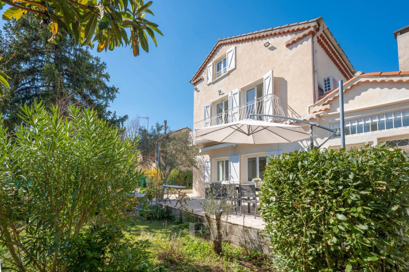 Maison de ville à vendre dans le quartier Mazarin-Opéra-Bellegarde-Mairie