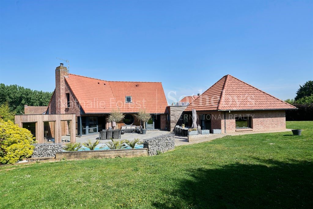 Luxury house for sale in Aubers