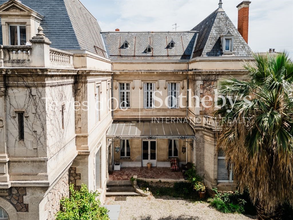 Château à vendre dans le quartier Allées Paul Riquet