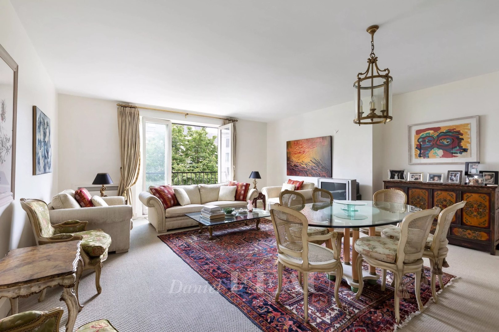 Luxury apartment for sale in the district Triangle d'Or