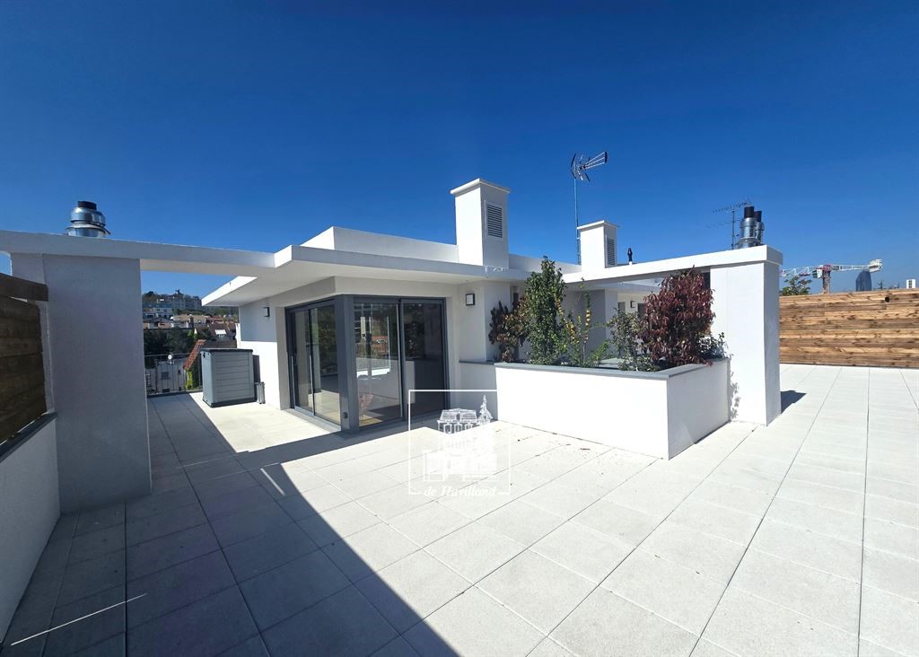 luxury duplex to rent in Suresnes