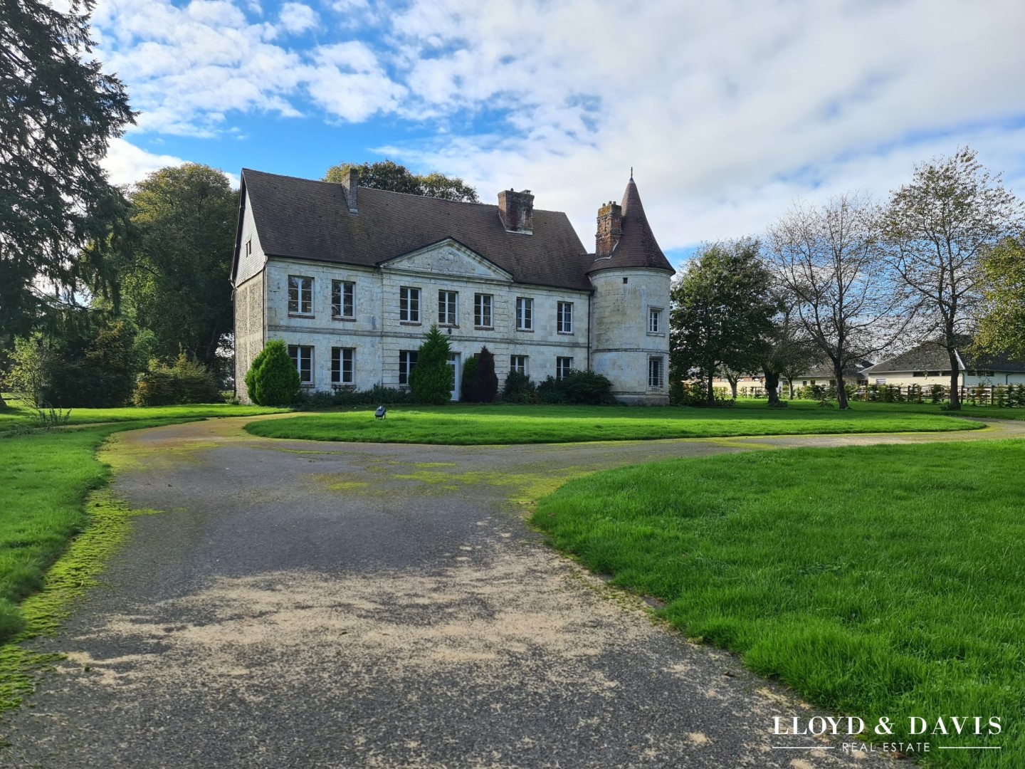 Château à vendre à Orbec