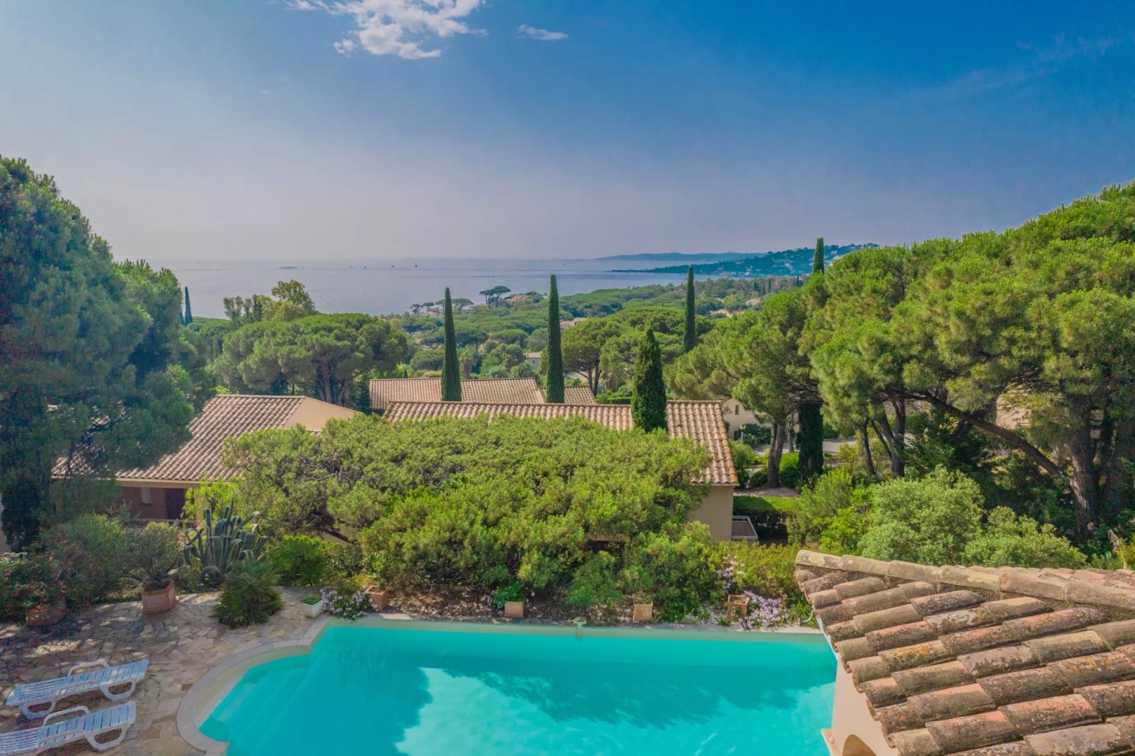 Luxury villa for sale in the district Nartelle-Noyer-Bellevue-bd des Sardinaux