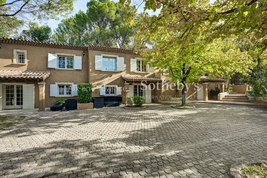 Luxury house to rent in Aix-en-Provence