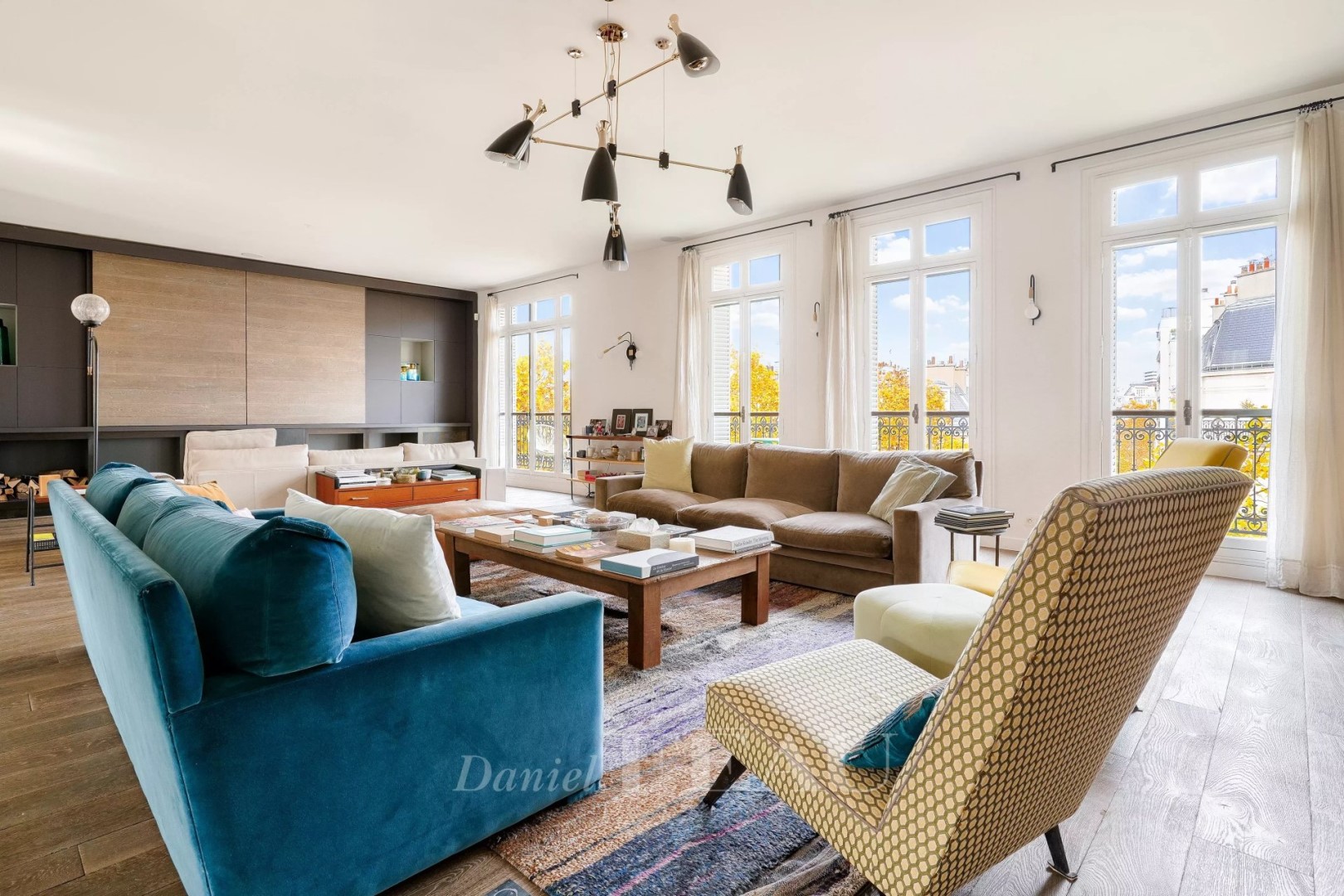 Luxury apartments / penthouses for sale in the district Legendre-Lévis