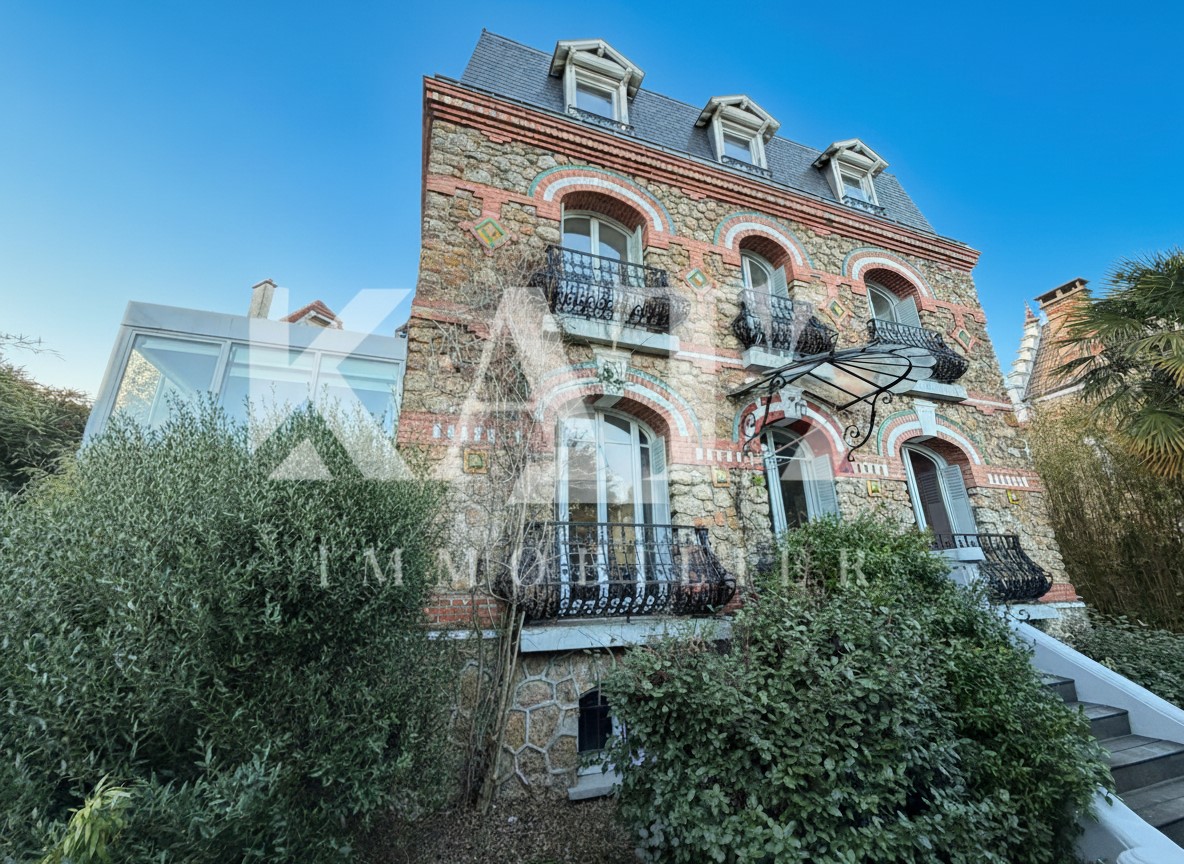 Maison de luxe à vendre dans le quartier Coteaux