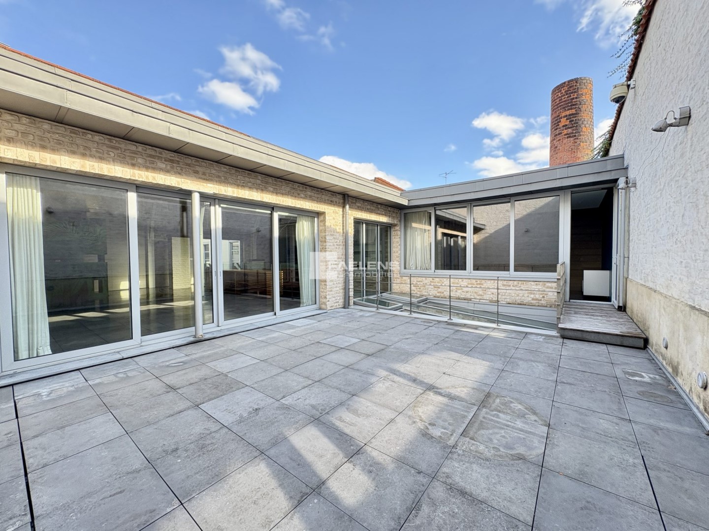 Maison 5 pièces 435 m²