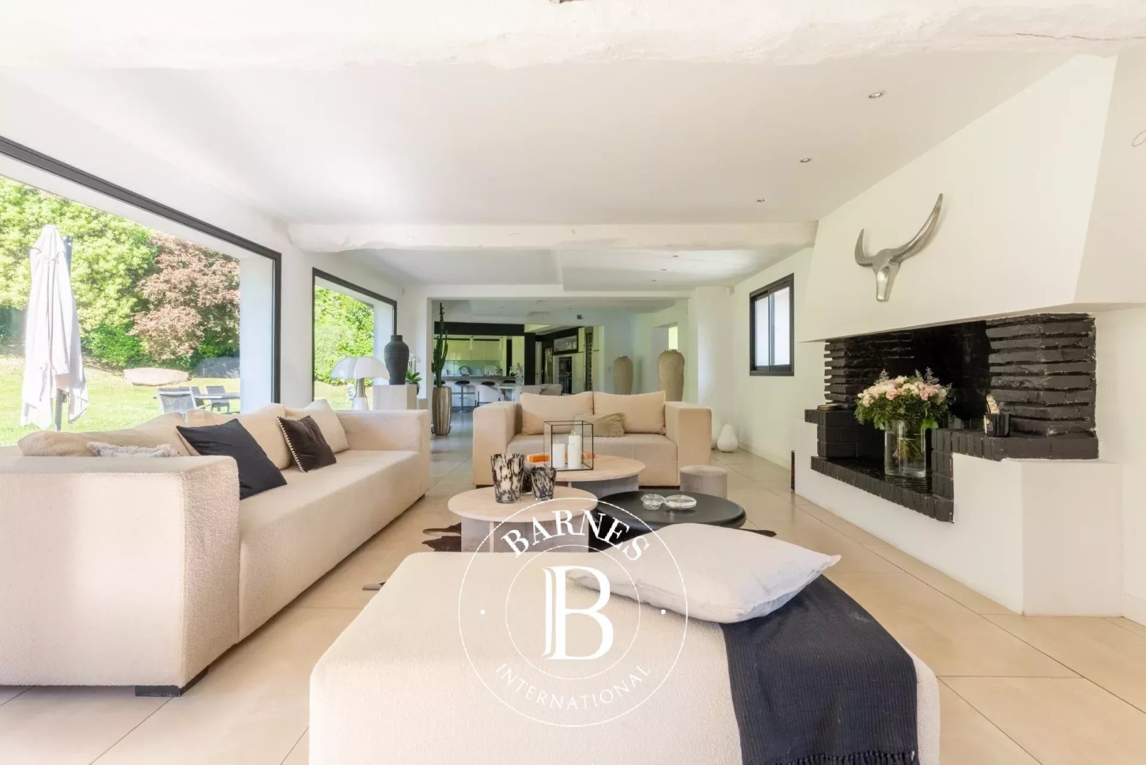 Luxury house for sale in the district Le Chapitre