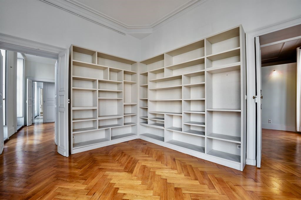 Luxe appartement te koop in Centre Historique