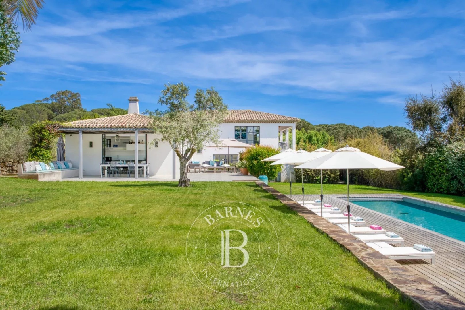 Luxury villa for rent in the district Zone Est Diffuse