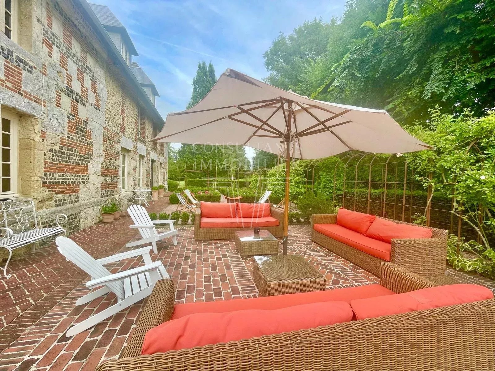 Maison de luxe à vendre dans le quartier Secteur Sauvegarde