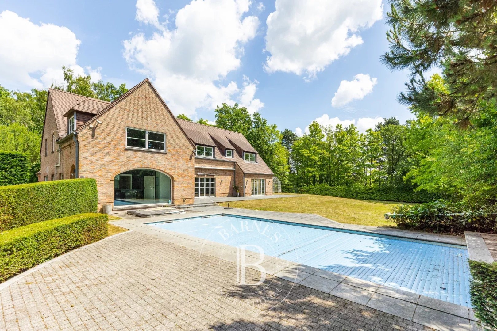 Luxury villa for sale in St-Genesius-Rode