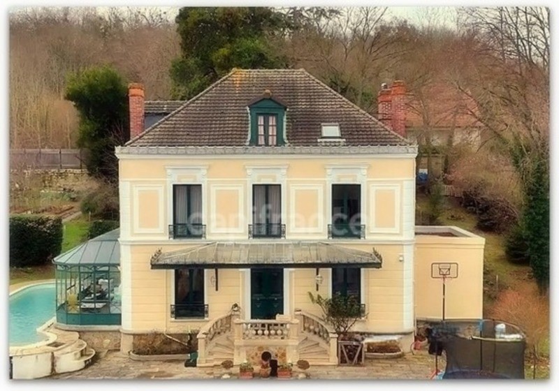 Luxury house for sale in the district Le Village