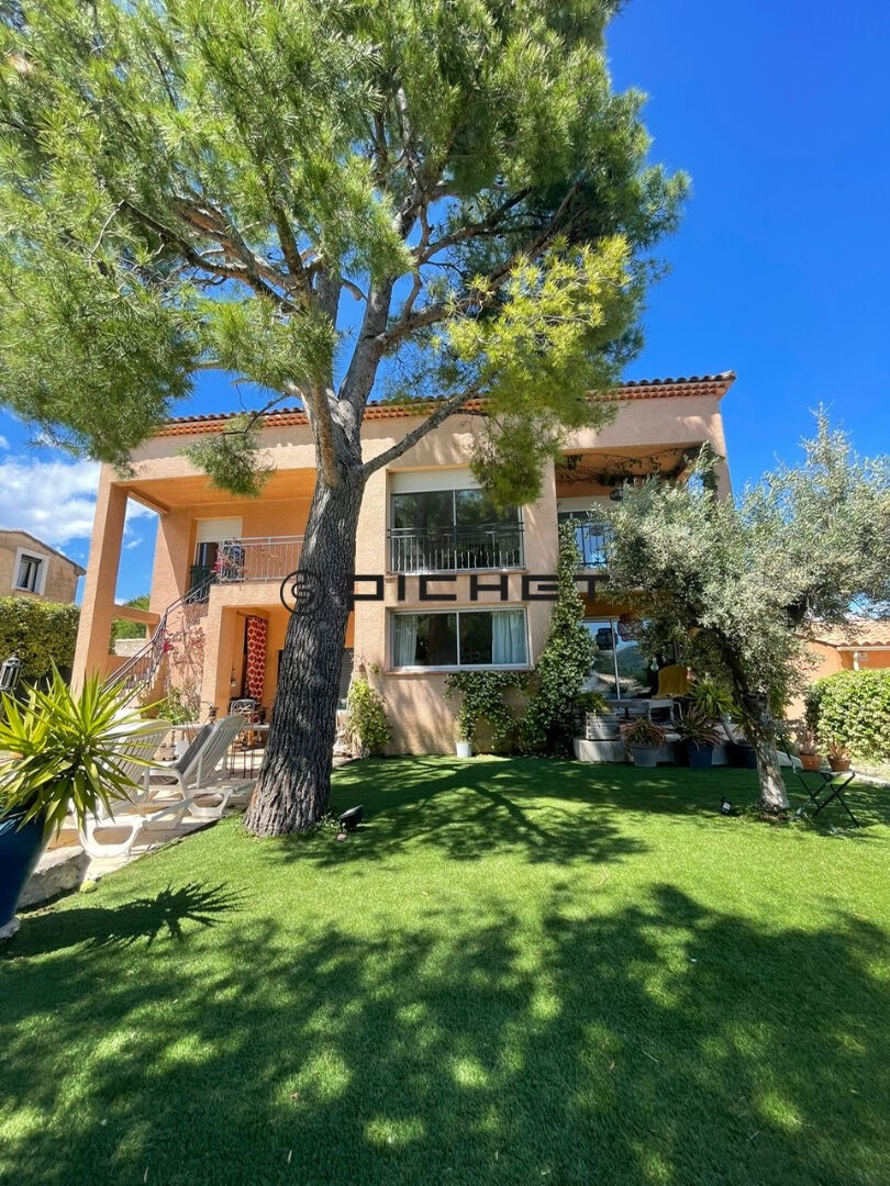 Maison de luxe à vendre dans le quartier Logis Neuf Est