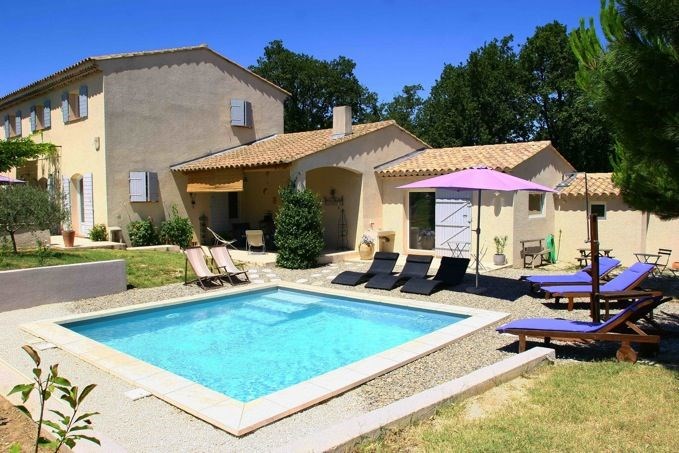 La maison de vacances Carpe Diem avec piscine privée est certainement un joyau au cœur de la Prov...