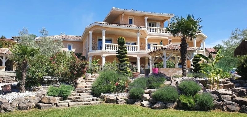 Maison d'architecte à vendre à Revonnas
