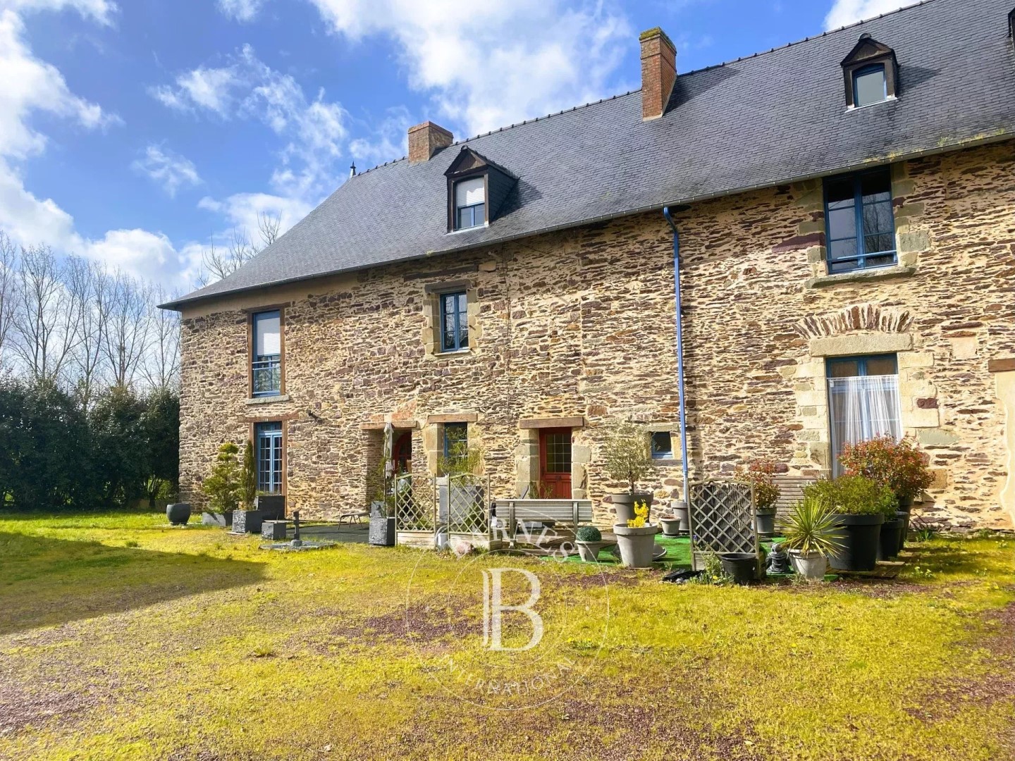 Manor house for sale in Rennes