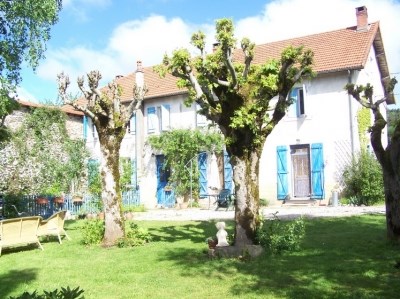 Gite De Vacances A Volvic En Auvergne Pour 10 Pers 150m Amivac Com