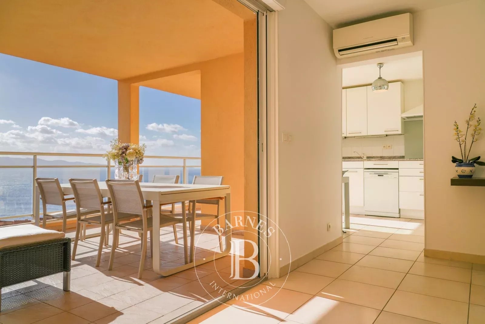 Luxury apartment for sale in the district Résidence des Îles