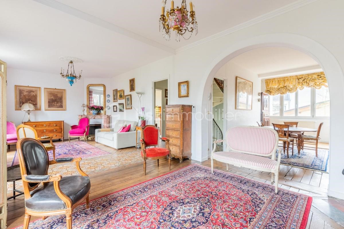 Demeure à vendre dans le quartier Bois de Verrières-Coulée Verte-Parc Heller