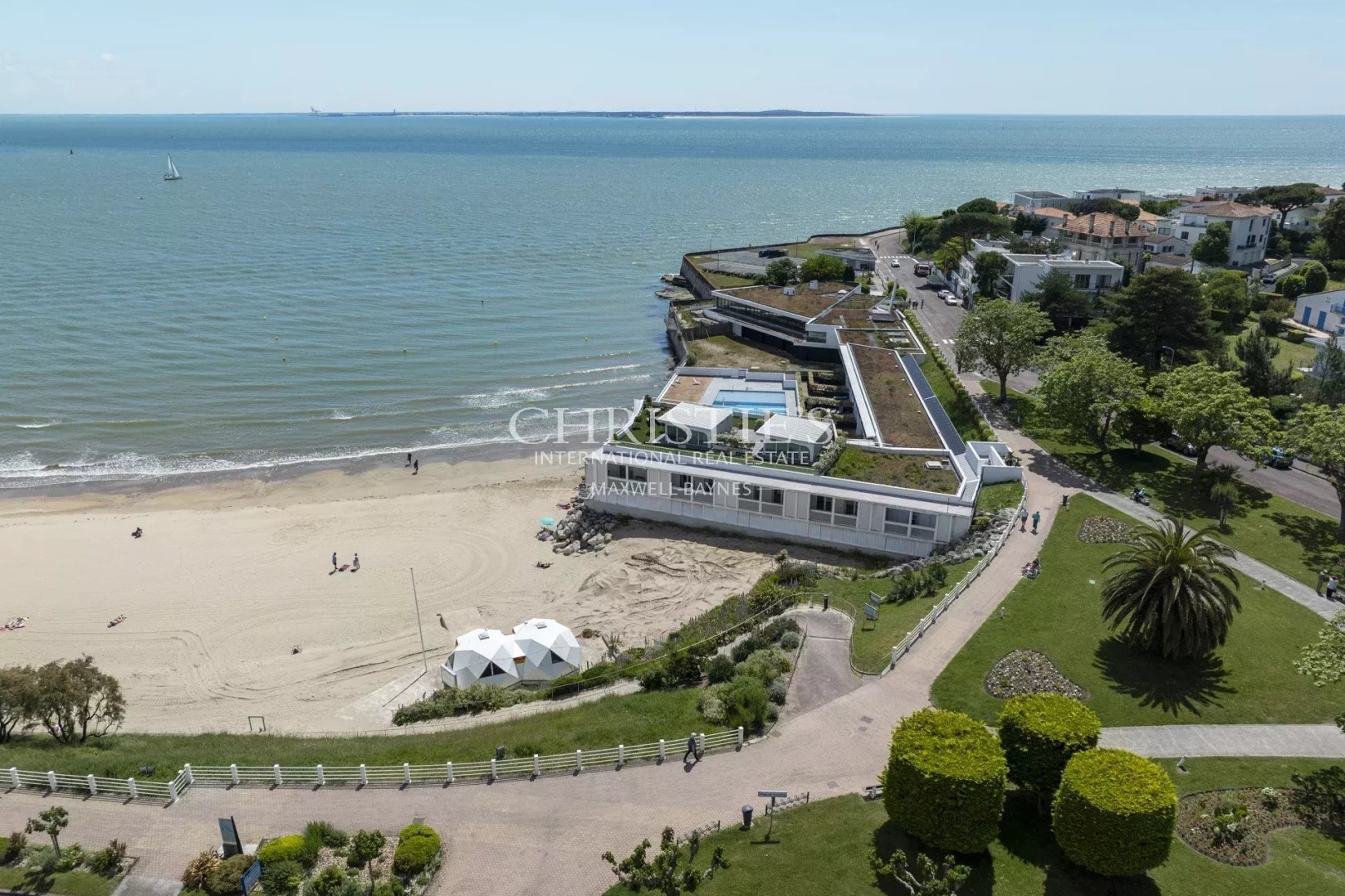 Luxury apartment for sale in Royan