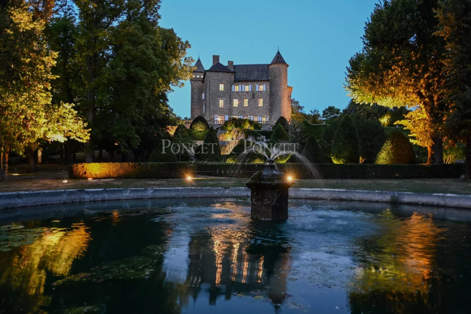 Castle for sale in the district Belair