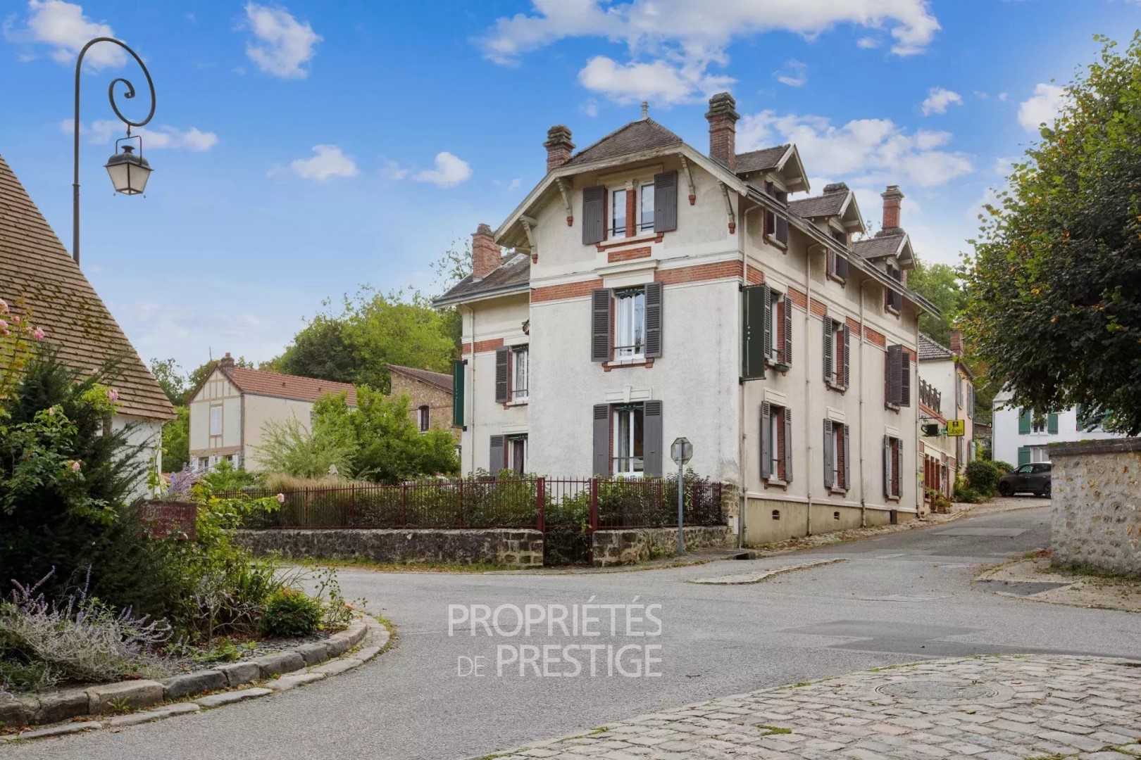 Luxury house for sale in the district La Gravière-Centre Village