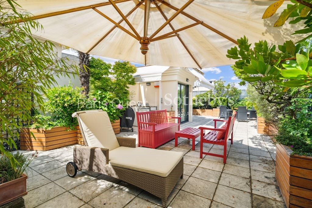 luxe duplex te koop in Ile de la Jatte-Parc d'Orléans