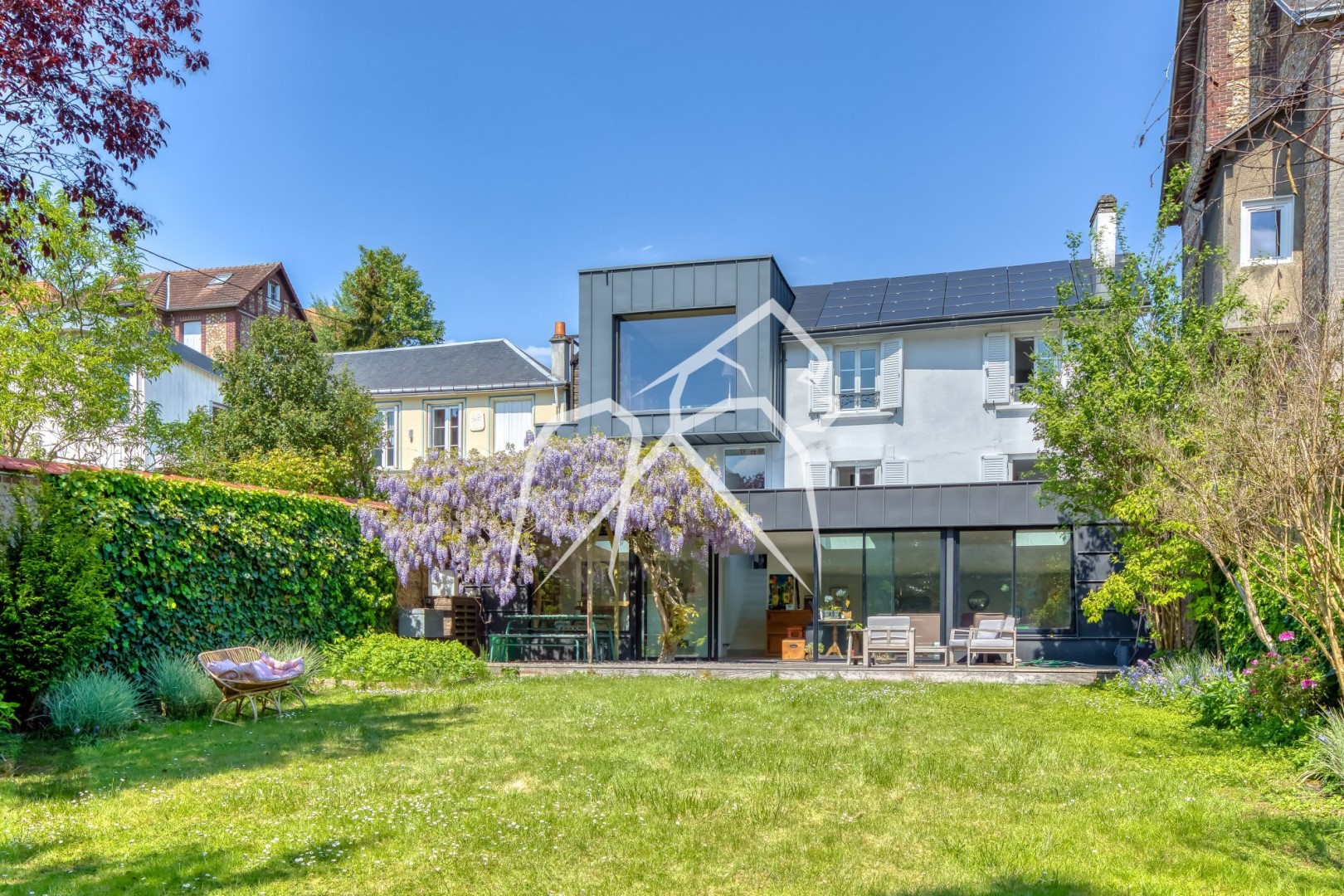Maison contemporaine à vendre dans le quartier Grieu-Vallon Suisse-Saint Milaire-Mont Gargan