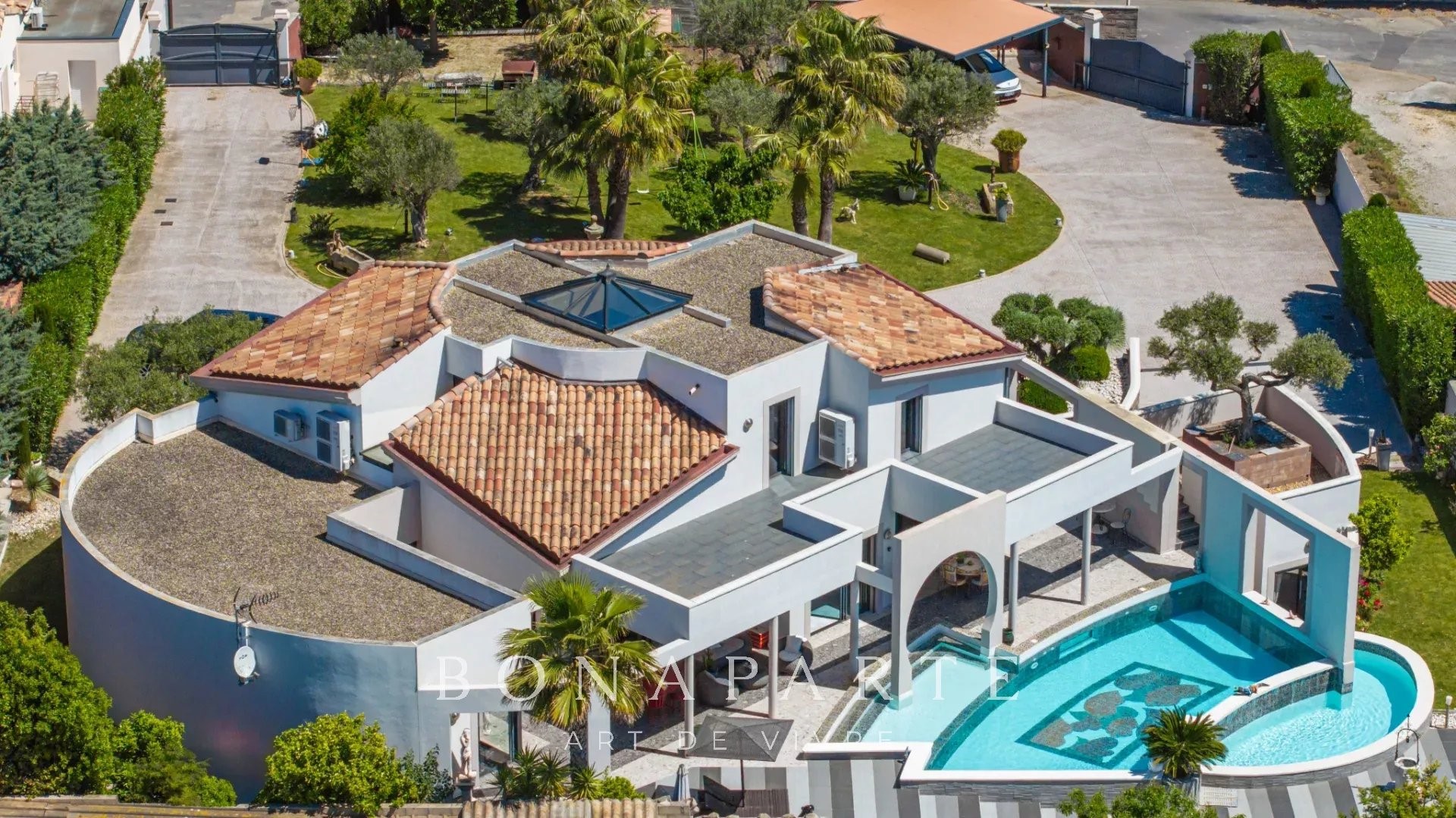 Maison de luxe à vendre dans le quartier Camplanier