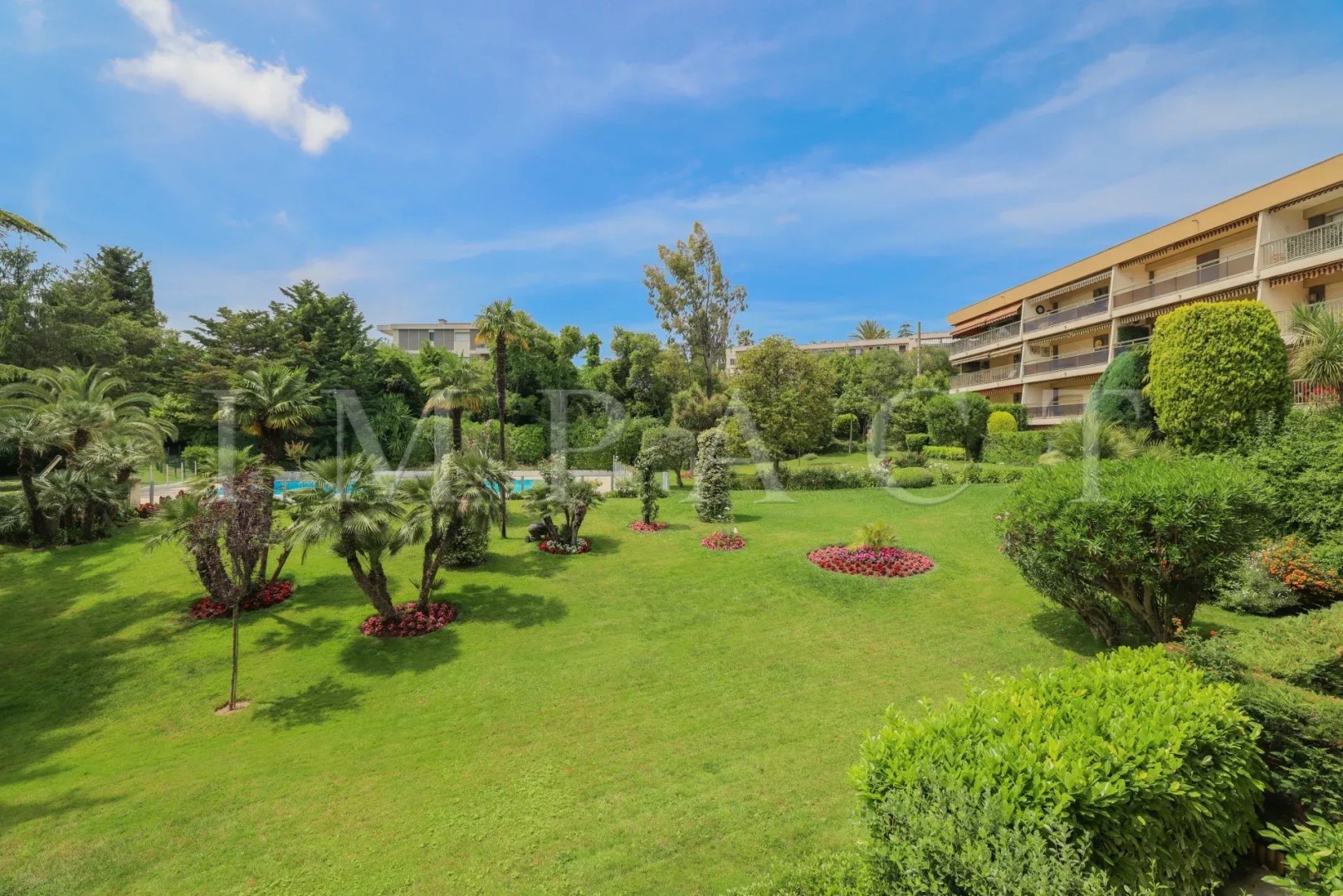 Luxury apartment for sale in the district Terrefial